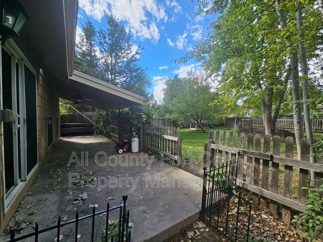 Building Photo - 2625 Adobe Dr