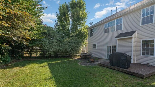 Building Photo - 3367 Streamside Dr