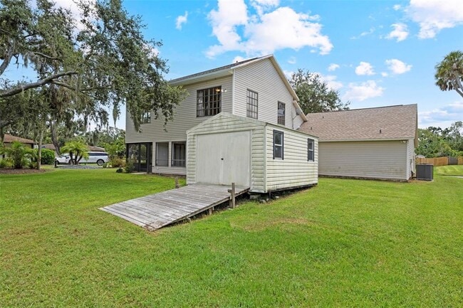 Building Photo - 8006 Oak Dr