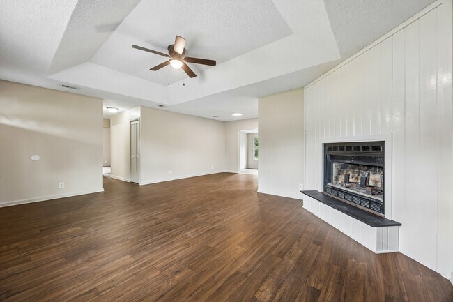 Building Photo - 117 Pinedale Dr