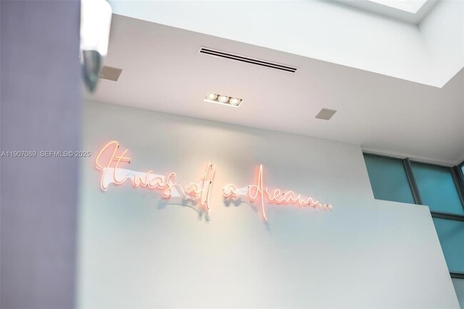 Building Photo - 300 Royal Plaza Dr