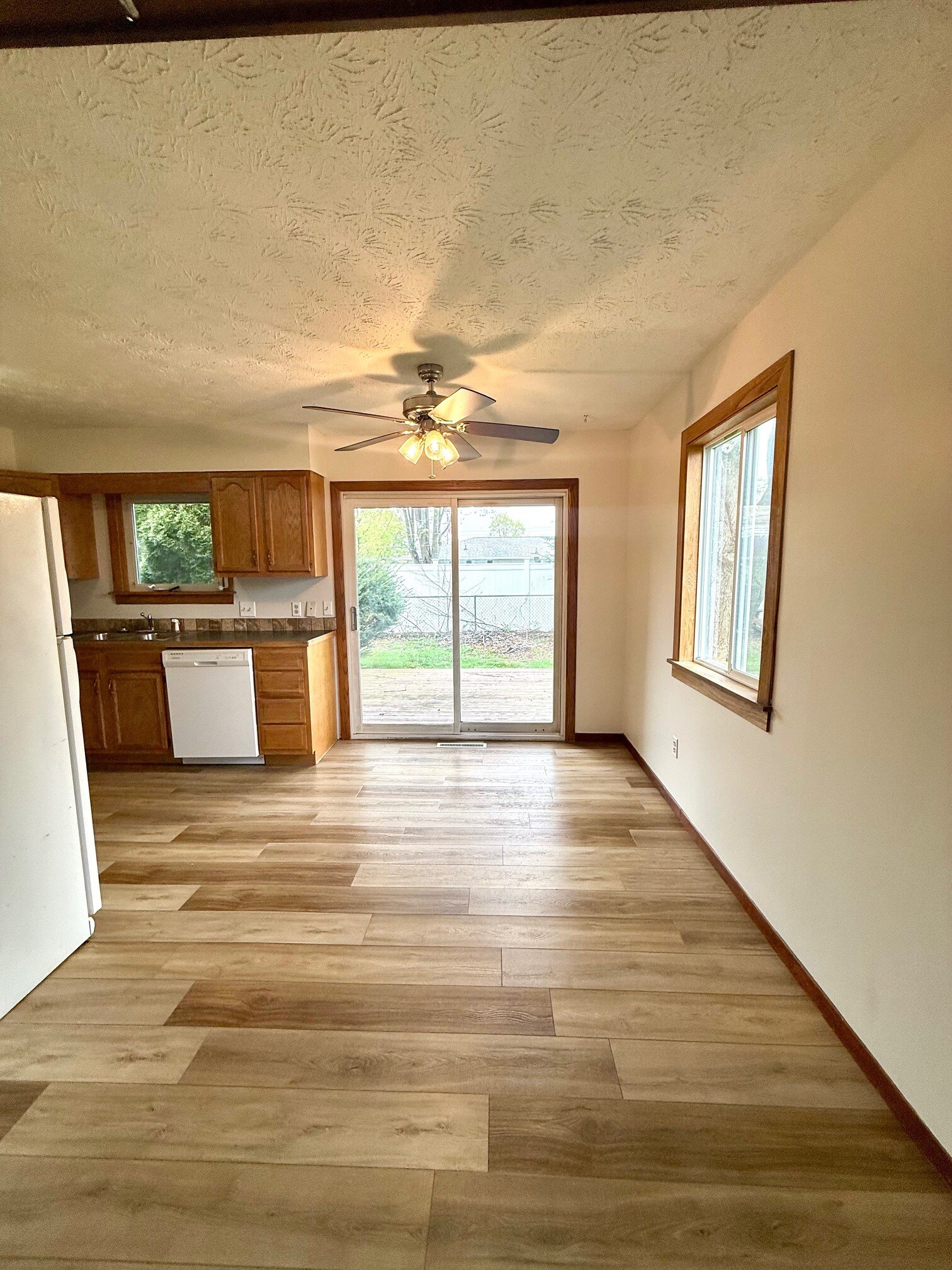 Building Photo - 6249 Amanda Dr