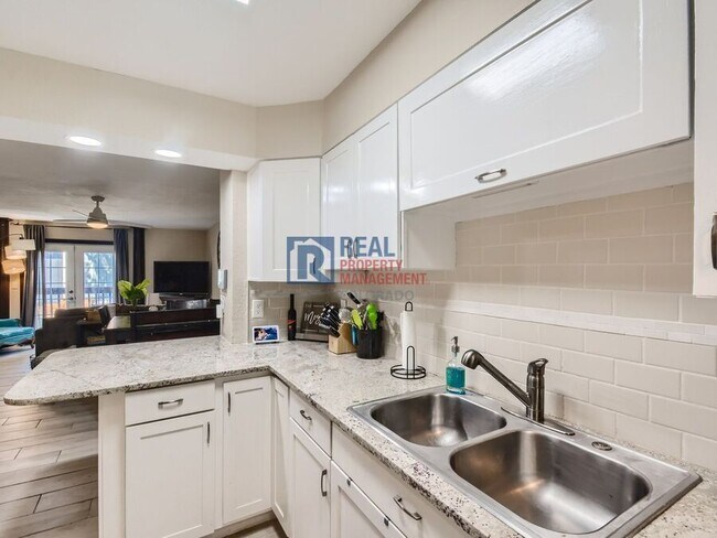 Building Photo - 2785 E Nichols Cir