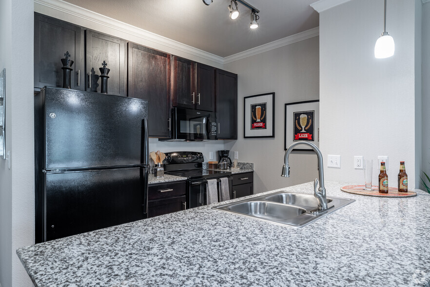 1BR, 1BA - 735 SF - Cascadia Luxury Apartments