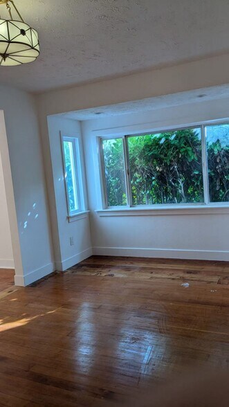 Building Photo - 322 Avenue A