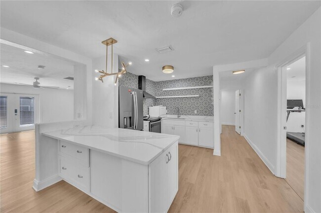 Building Photo - 314 W Frances Ave