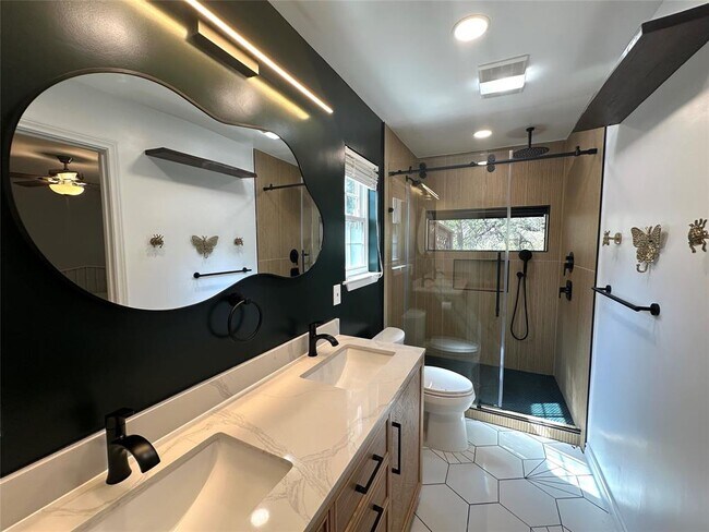 Building Photo - 5300 Suburban Dr