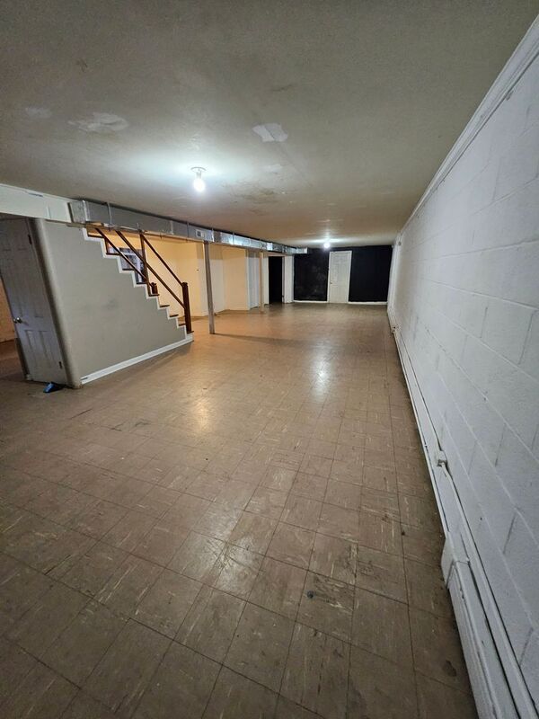 Building Photo - 1415 Augustine Ave