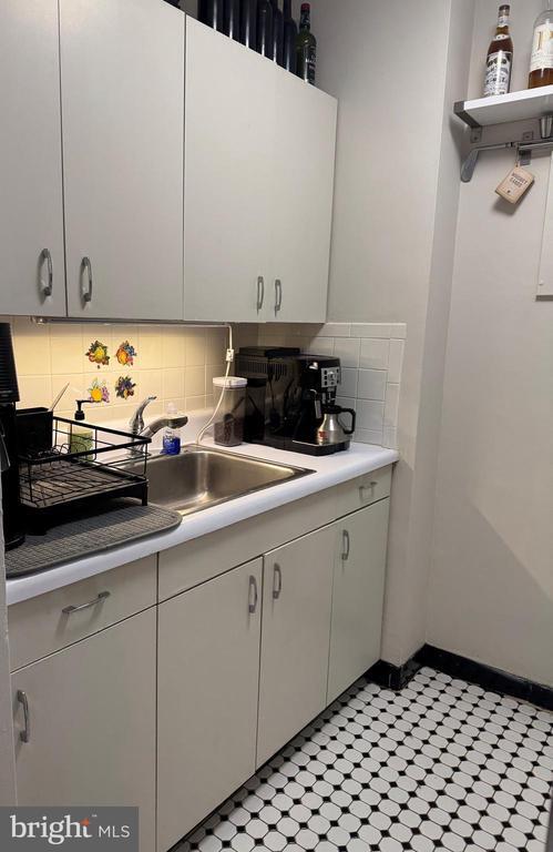 Building Photo - 200 Locust St