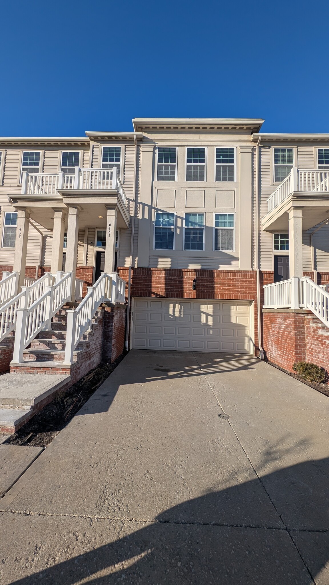 Building Photo - 6465 Park Pointe Ct