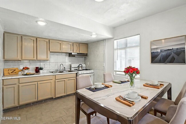 Building Photo - 5912 Cleveland Ave