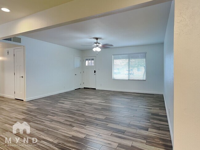 Building Photo - 1544 W 6th St