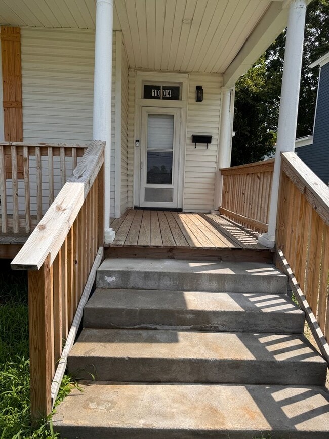 Building Photo - 3 Bedroom || 1 Bathroom Single Family Home