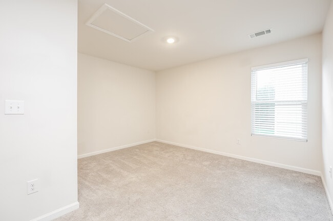 Building Photo - 506 Springtime Ln