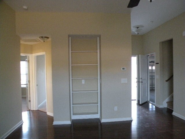 Building Photo - Near new home in comfortable family community