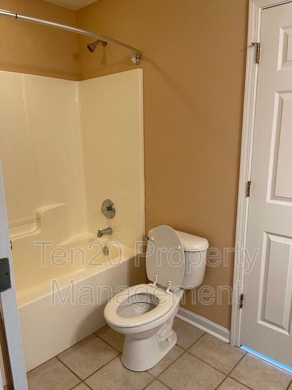 Building Photo - 817 Baycreek Ct