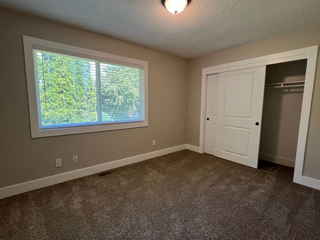 Building Photo - Remodeled 3 Bedroom in Gresham