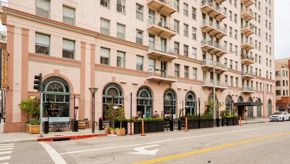 Building Photo - 455 E Ocean Blvd