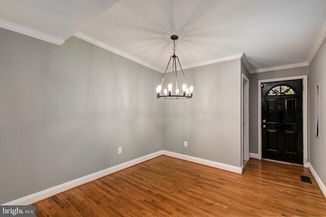 Building Photo - 130 N Collington Ave