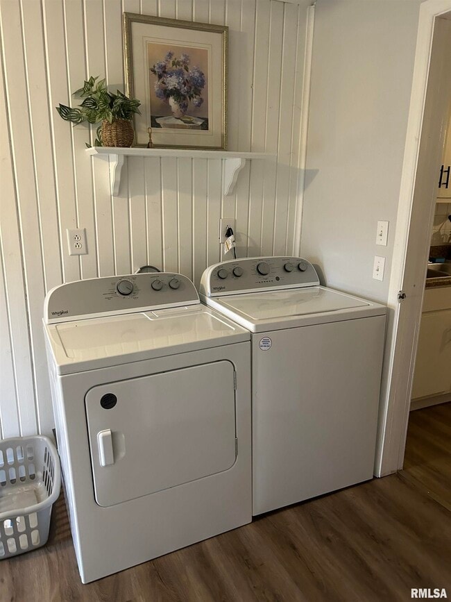 Building Photo - 5106 N Glen Elm Dr