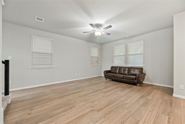 Building Photo - 16107 Hilltop Oak Dr