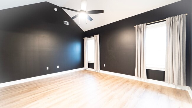 Building Photo - Stunning Like-New 4-Bedroom Home Just Minutes from Fort Stewart