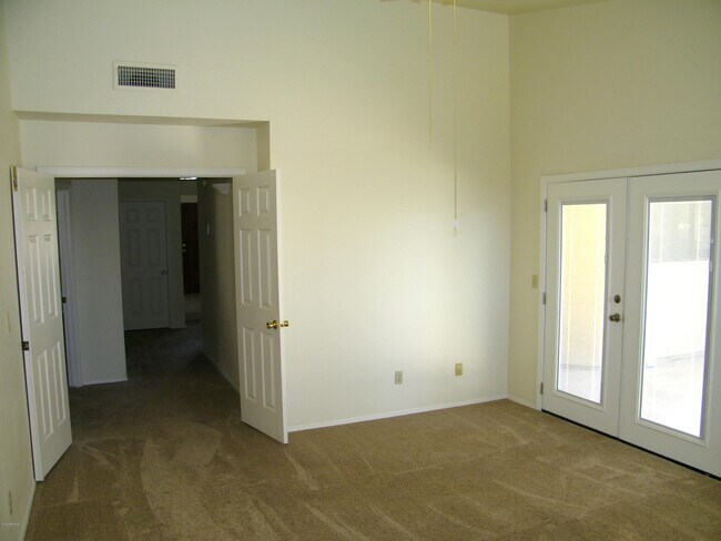 Building Photo - 10533 E Bella Vista Dr