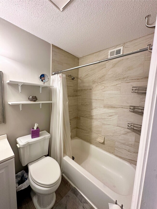 Building Photo - 45 Folly Field Rd