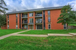 Building Photo - 1200 College Park Dr