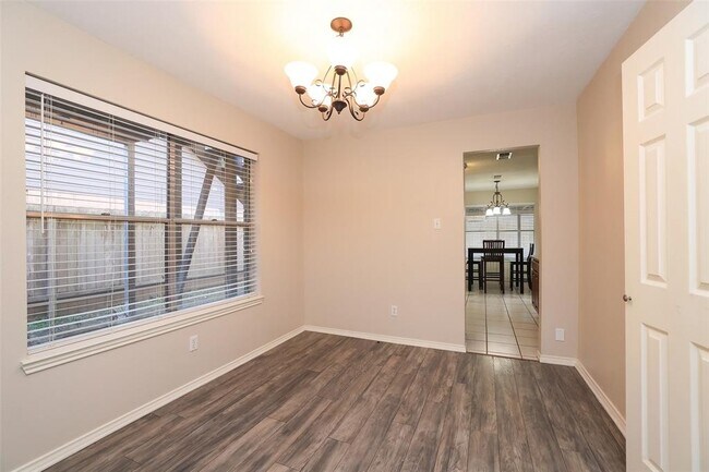 Building Photo - 9130 Kirkleigh Ln