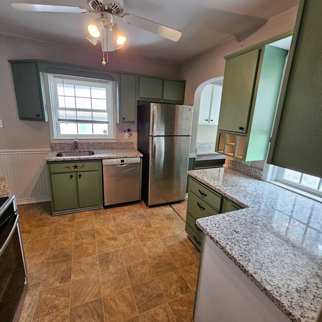 Building Photo - COMING SOON!!  Gorgeous 4 Bedroom Home in ...