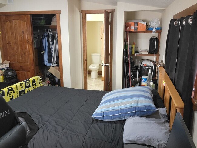 Building Photo - 5BD/3BA Home Near Pearl St, CU, Hiking, Park