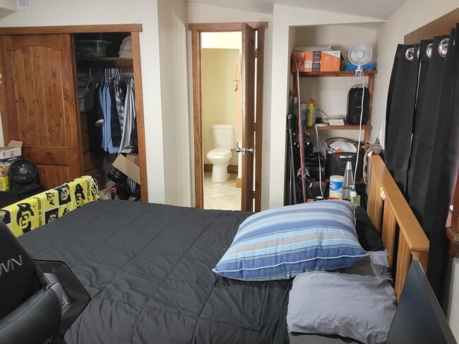 Building Photo - Reduced Rent | 5BD/3BA Home Near Pearl St, CU, Hiking, Park |