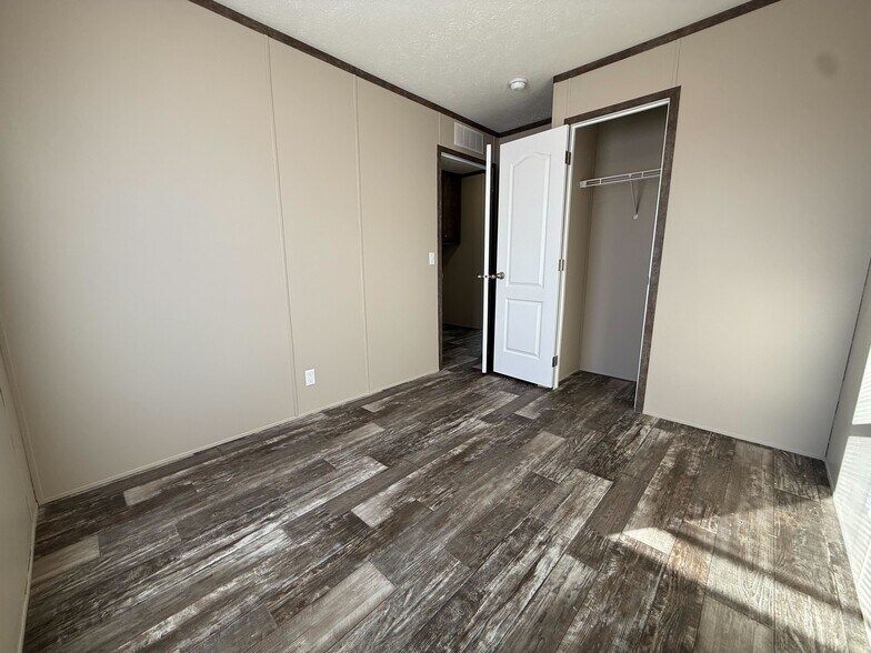 Building Photo - 12403 St Michel Ave