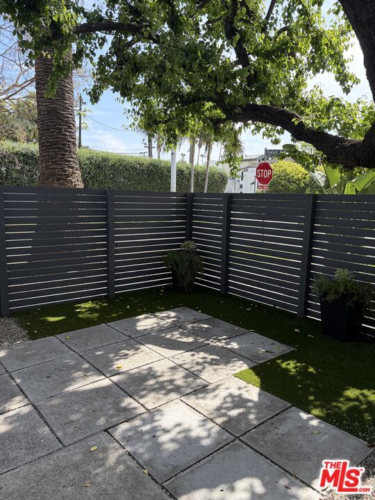 Building Photo - 2425 Ocean Ave