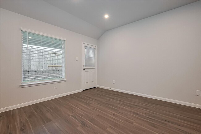 Building Photo - 13625 Goldeye Dr