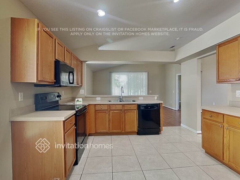 Building Photo - 12513 Lake Vista Dr