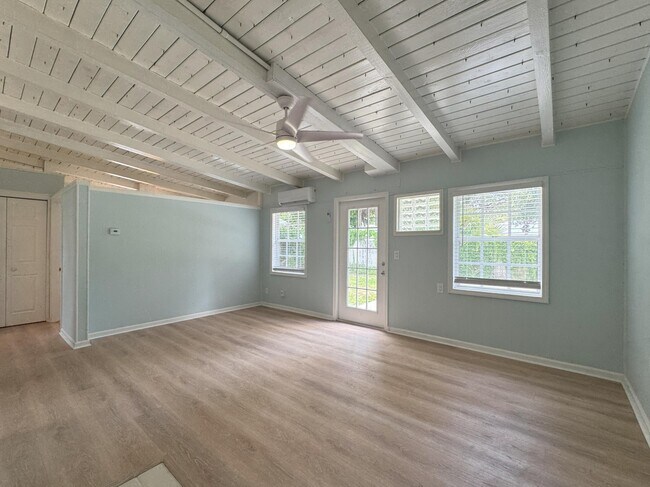 Building Photo - 2204 Ponce De Leon Cir