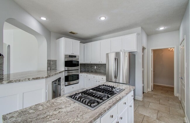 Building Photo - 1311 Hopkins Park Dr
