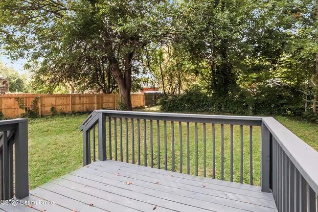 Building Photo - 5130 Fay Ave