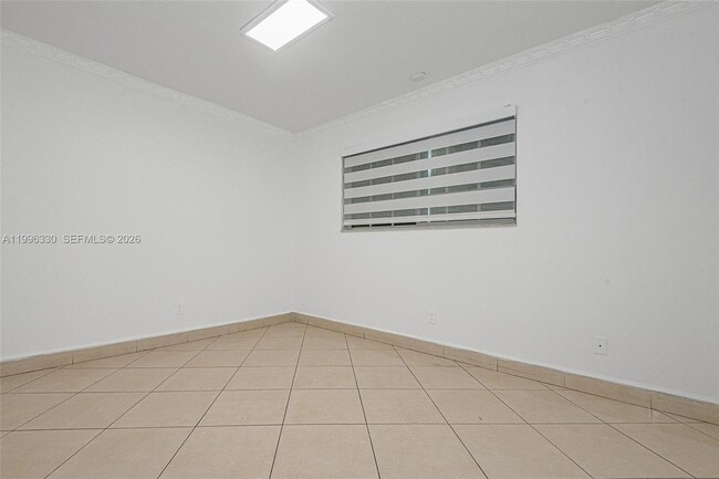 Building Photo - 2545 NE 207th St