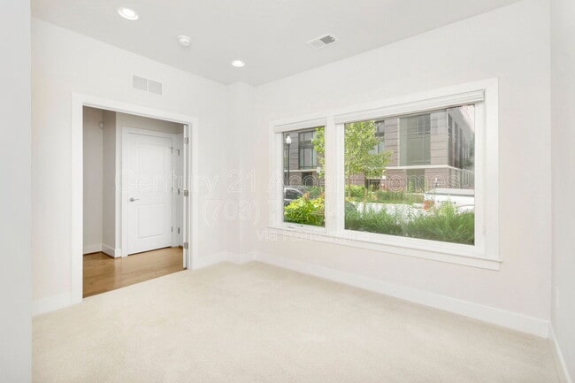 Building Photo - 402 Stabler Ln