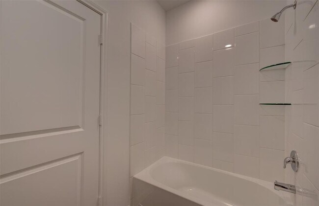 Building Photo - 16110 Elbridge Ct