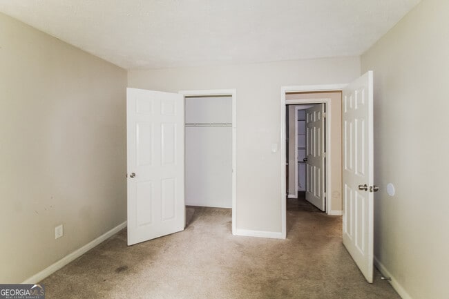 Building Photo - 4799 Wyndam Dr