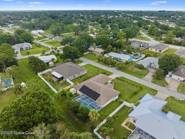 Building Photo - 1026 Blossom Dr