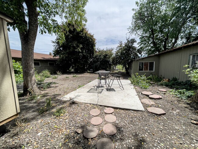 Building Photo - Arnold House