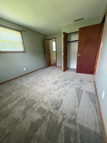 Building Photo - 7748 Crestwood Ln