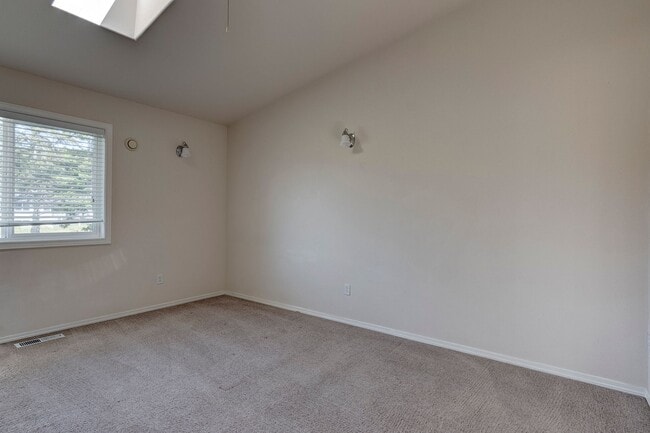 Building Photo - Spacious 2+ Bedroom Home on Corner Lot in ...
