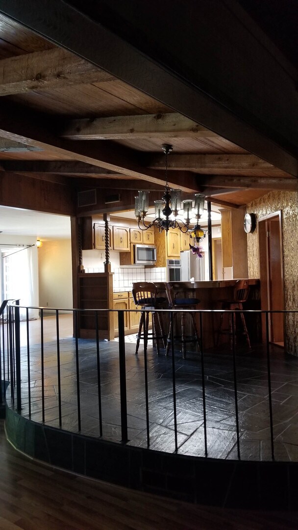 Building Photo - Central Roseville, Single Story Large Yard, Pool w/ Service 3 bedrooms, 2 baths,  1931sqft Gardne...