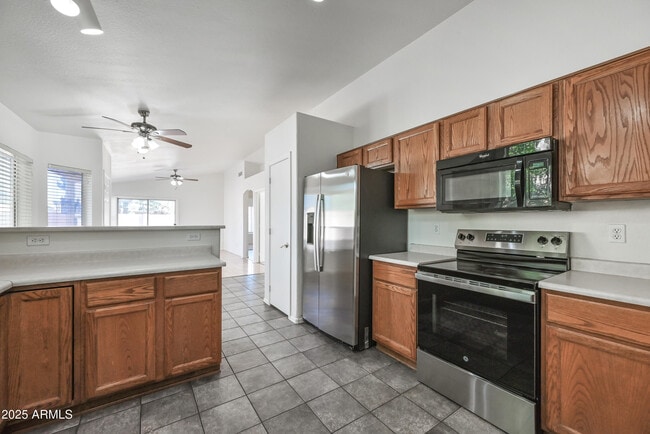 Building Photo - 641 E Gail Dr